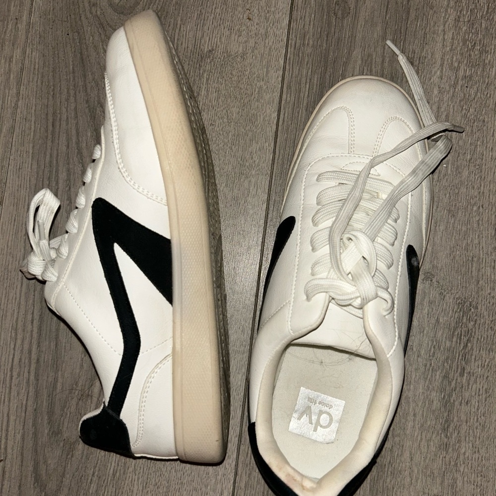 DV by dolce vita sneakers